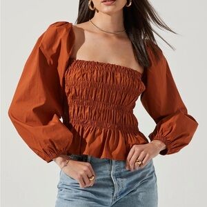 ASTR The Label Long Bubble Sleeve Smocked Top Rust